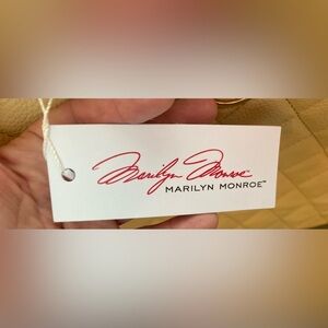 NWT Marilyn Monroe Beautiful Quilted Leather Like Cream Color Purse